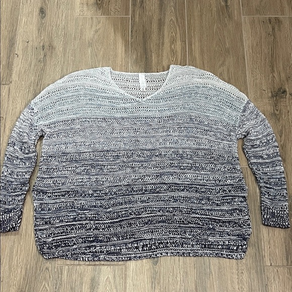 MarlaWynne Sweater Oversized Loose Knit Crochet V-Neck Coastal Ombre Variegated - Picture 12 of 13